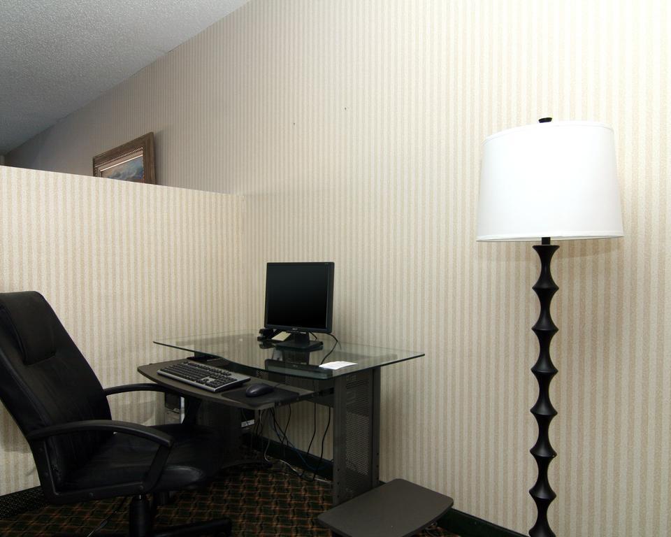 Quality Inn & Suites Grants - I-40 Exterior photo